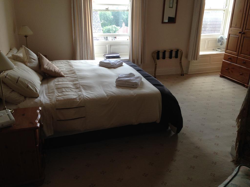 Kirkgate House Hotel Thirsk Room photo